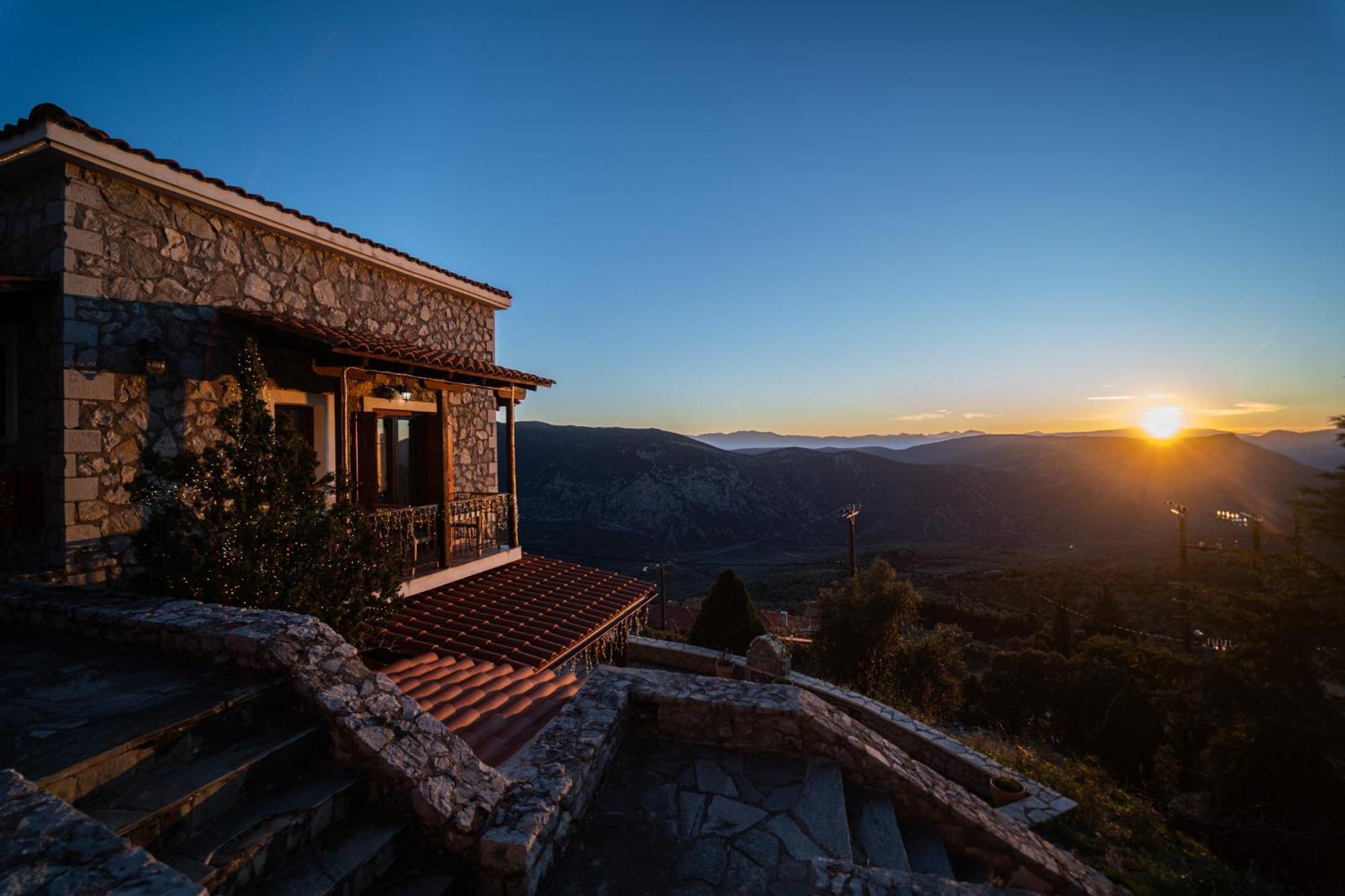 Rock Dandy Deluxe Chalet In Arachova - Delphi, Sauna, Prv Parking, Amazing View Extérieur photo