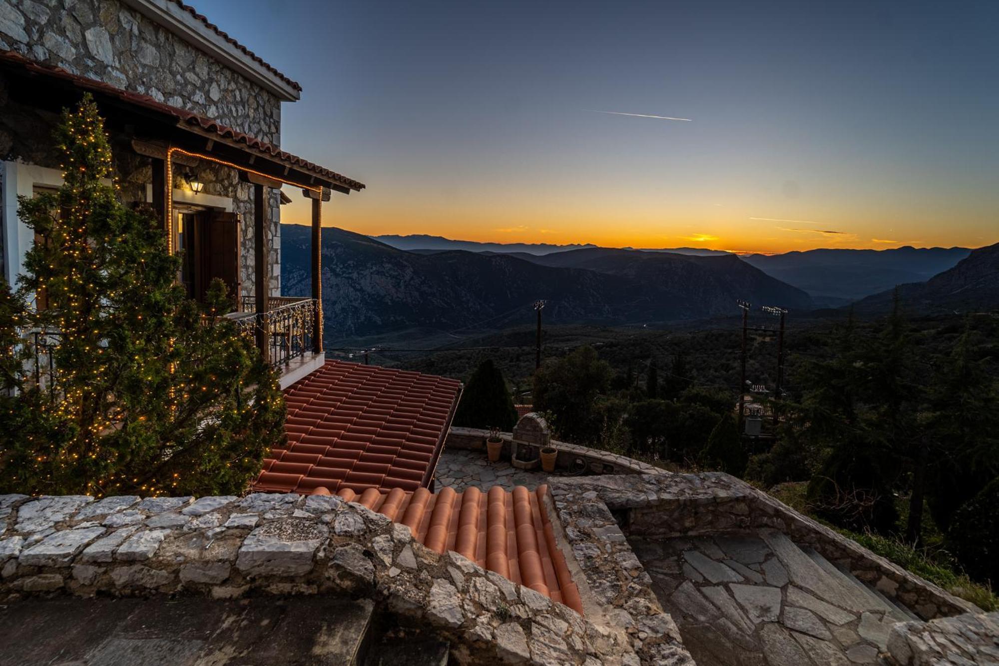 Rock Dandy Deluxe Chalet In Arachova - Delphi, Sauna, Prv Parking, Amazing View Extérieur photo